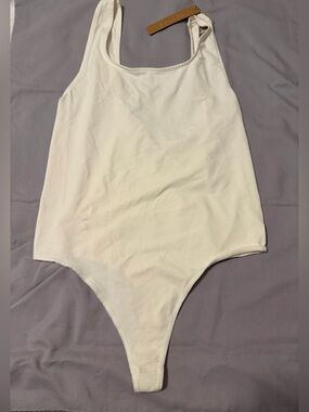 SKIMS Soft Smoothing Seamless Thong Bodysuit Marble Size S NWT